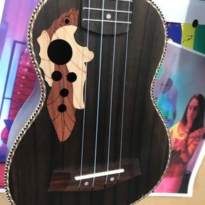 Lebra Ukele | small little fingers